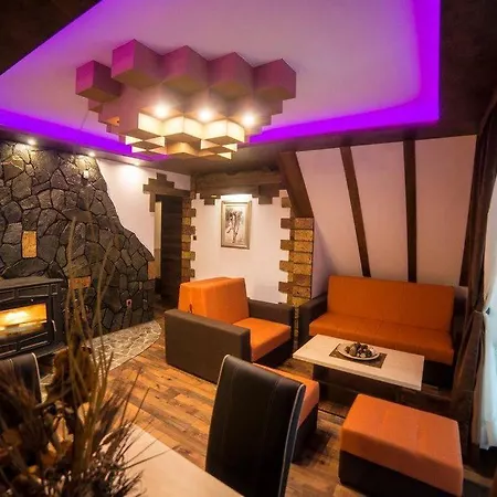 Drugarska Prica-lana Pensión Jahorina