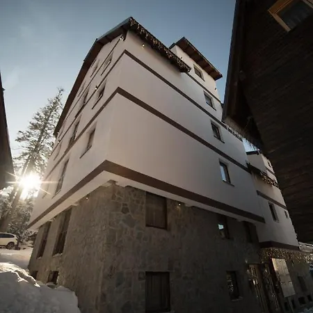 Drugarska Prica-lana Pensión