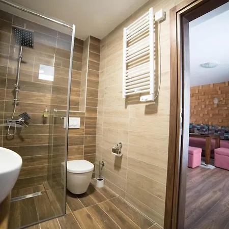 Drugarska Prica-lana Pensión 4*